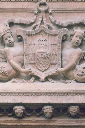 Escudo de la familia Zafra en fachada de la Casa del Castril