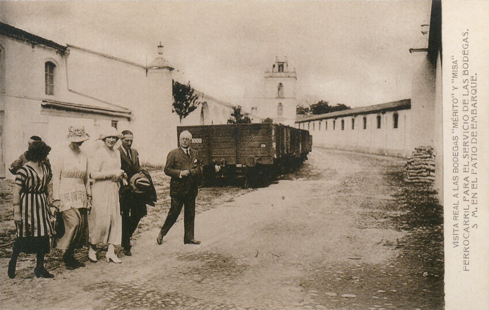 JEREZ DE LA FRONTERA: Ferrocarril para el servicio de las bodegas. S.M. en el patio de embarque. Visita real a las bodegas 