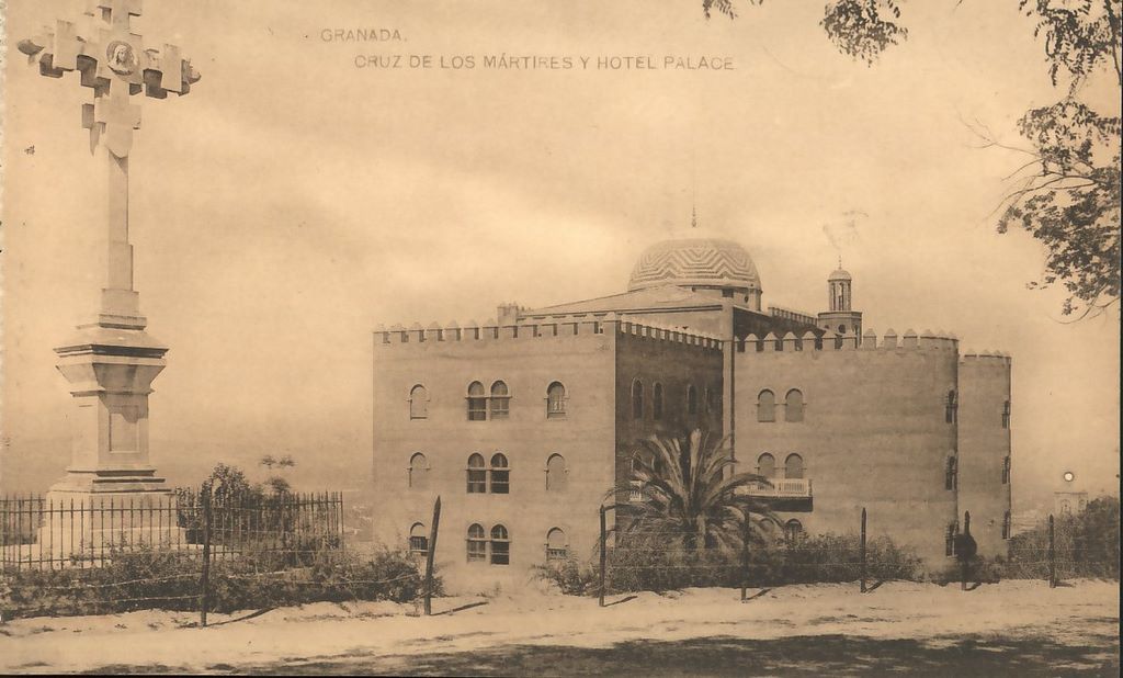 GRANADA: Cruz de los Mártires Y Hotel Palace.1919 (DJ07015)