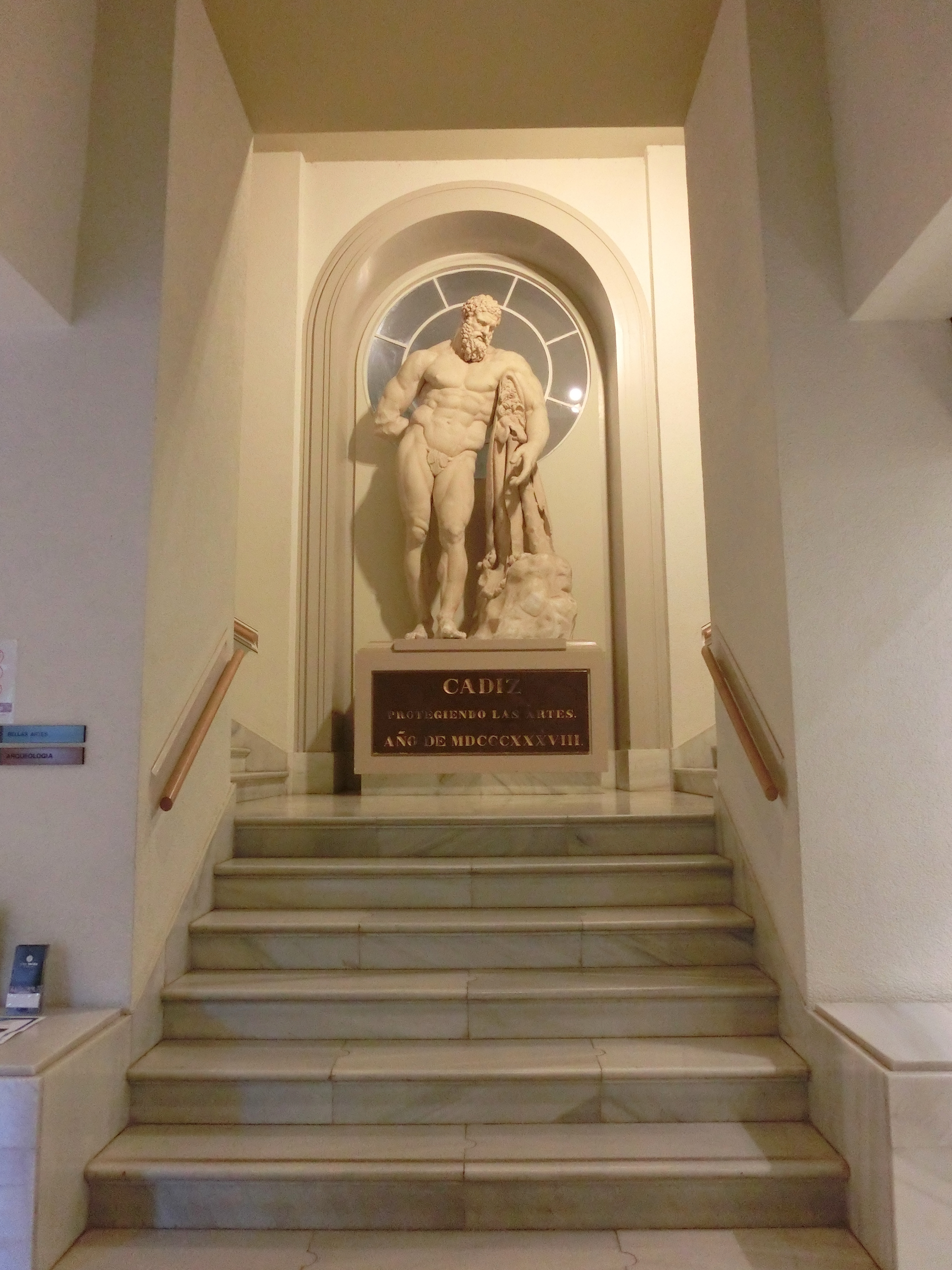 Escalera principal del museo
