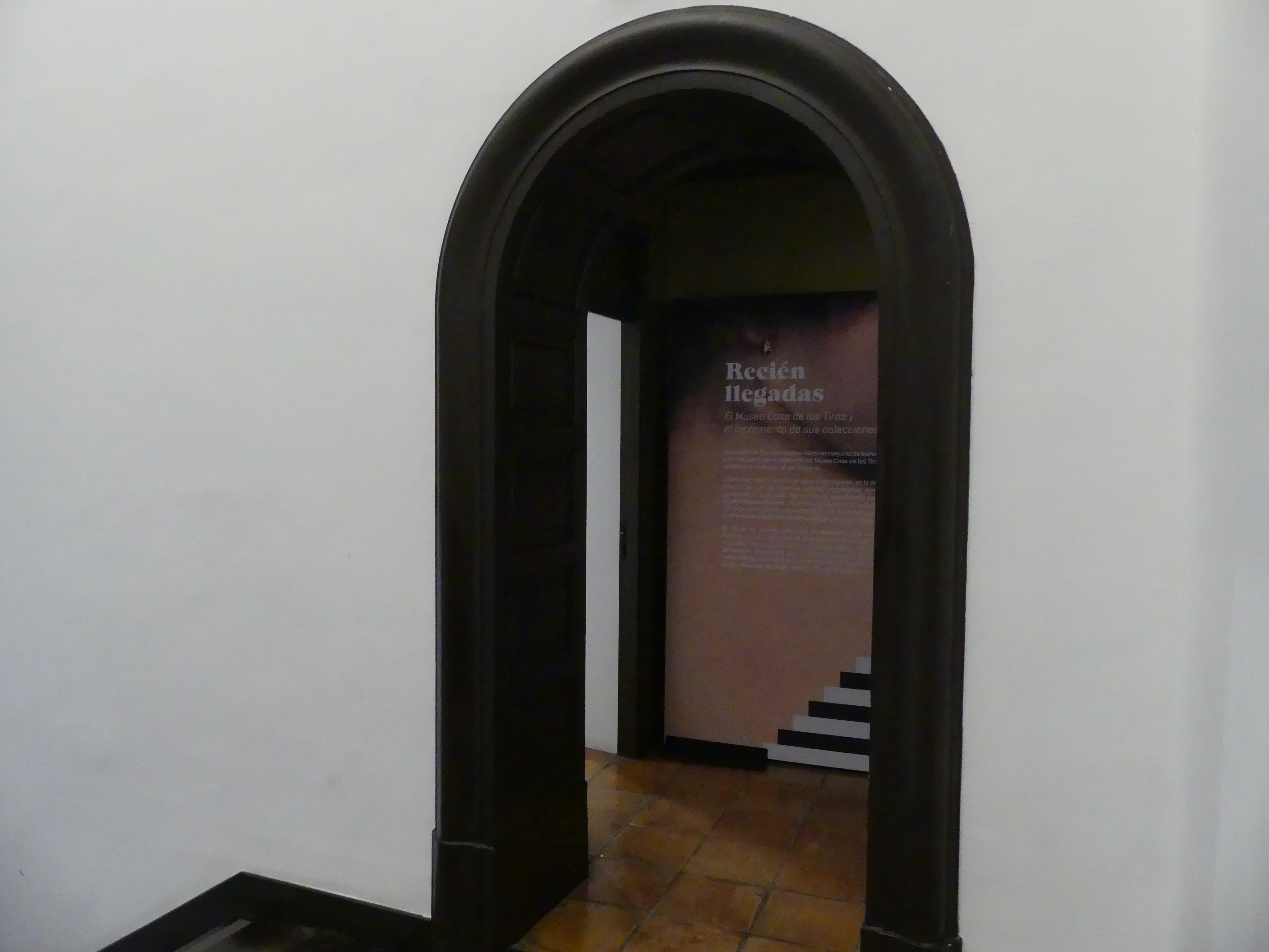 Imagen de la entrada a la sala